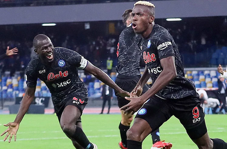  那不勒斯狂轰滥炸，奥斯梅恩帽子戏法震惊意甲